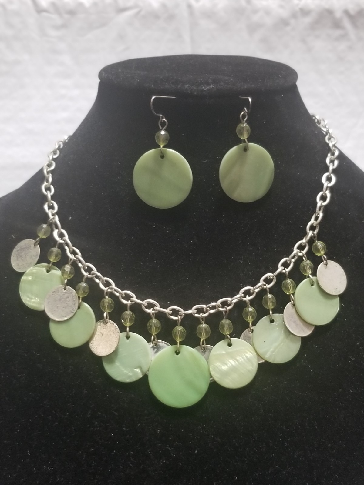 Vintage Necklace & Earrings Set Silvertone With Green Shells And Beads 18 Inches