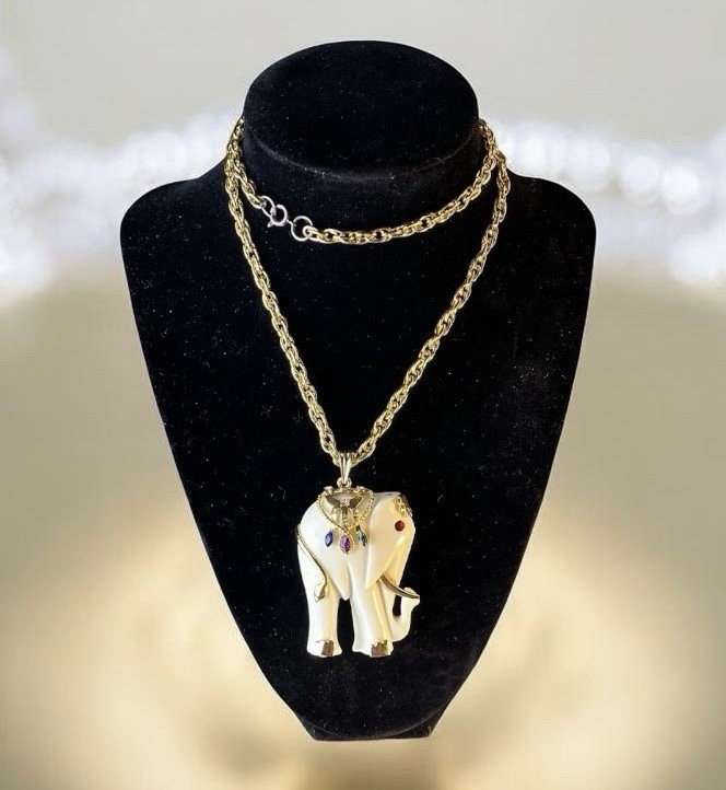 Vtg 2.25” Jeweled Elephant Pendant Necklace – Ivory Acrylic – Gold Tone – 24”