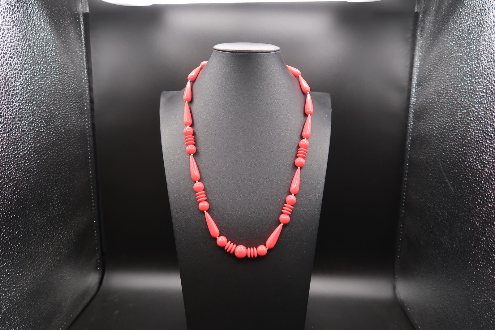 Vtg MCM Pink Lucite Beaded Statement Necklace Unique Mid-Length 24″