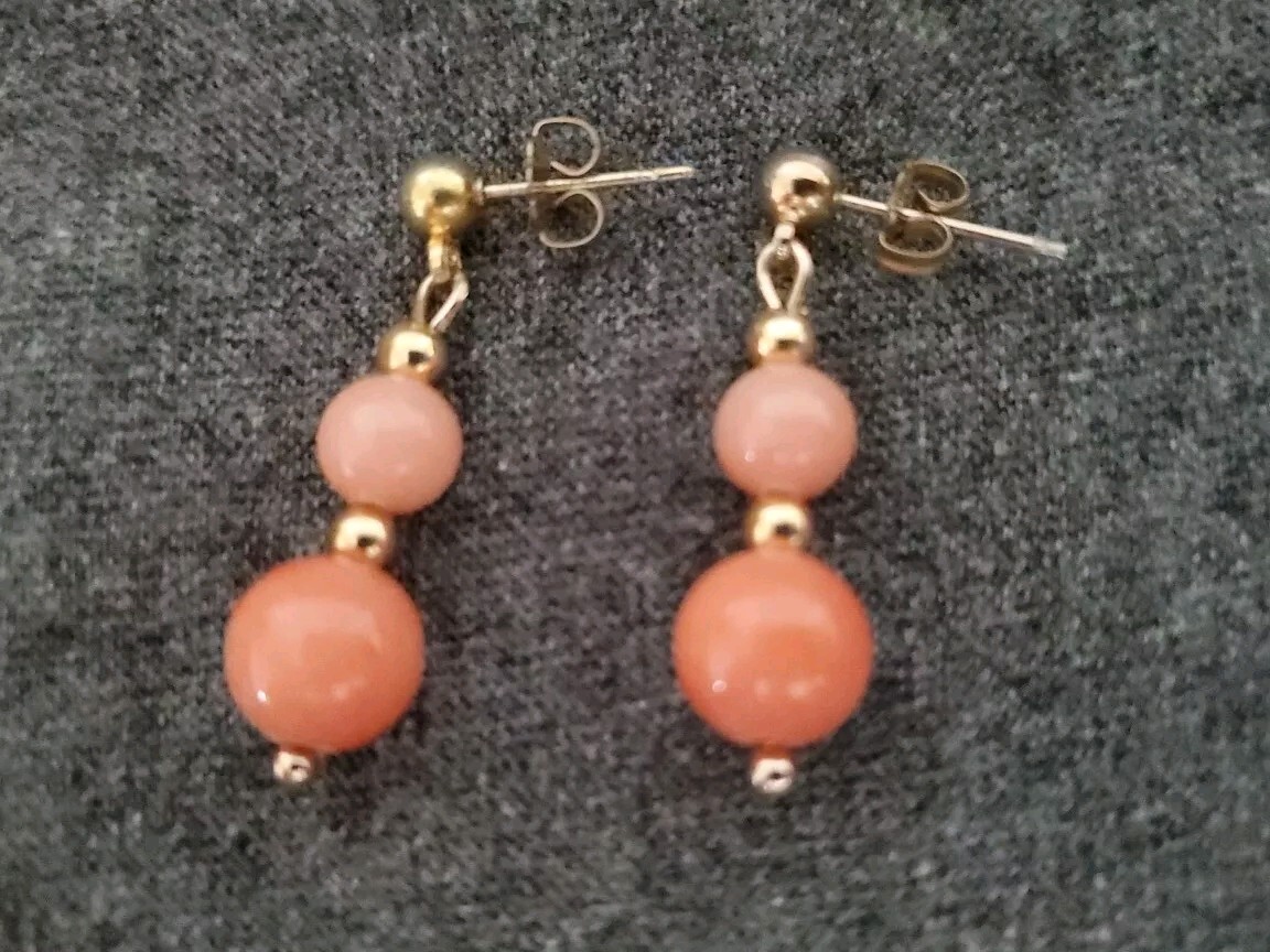 VINTAGE CORAL BEAD 1 1/4″ DANGLE PIERCED EARRINGS, 1/20 GOLD FILLED