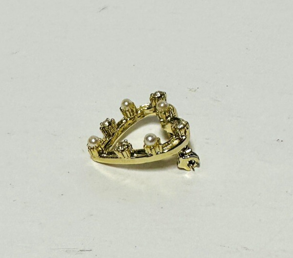 Heart Brooch Gold-tone Metal Rhinestones and Faux Pearls Love Beauty Shiny VTG