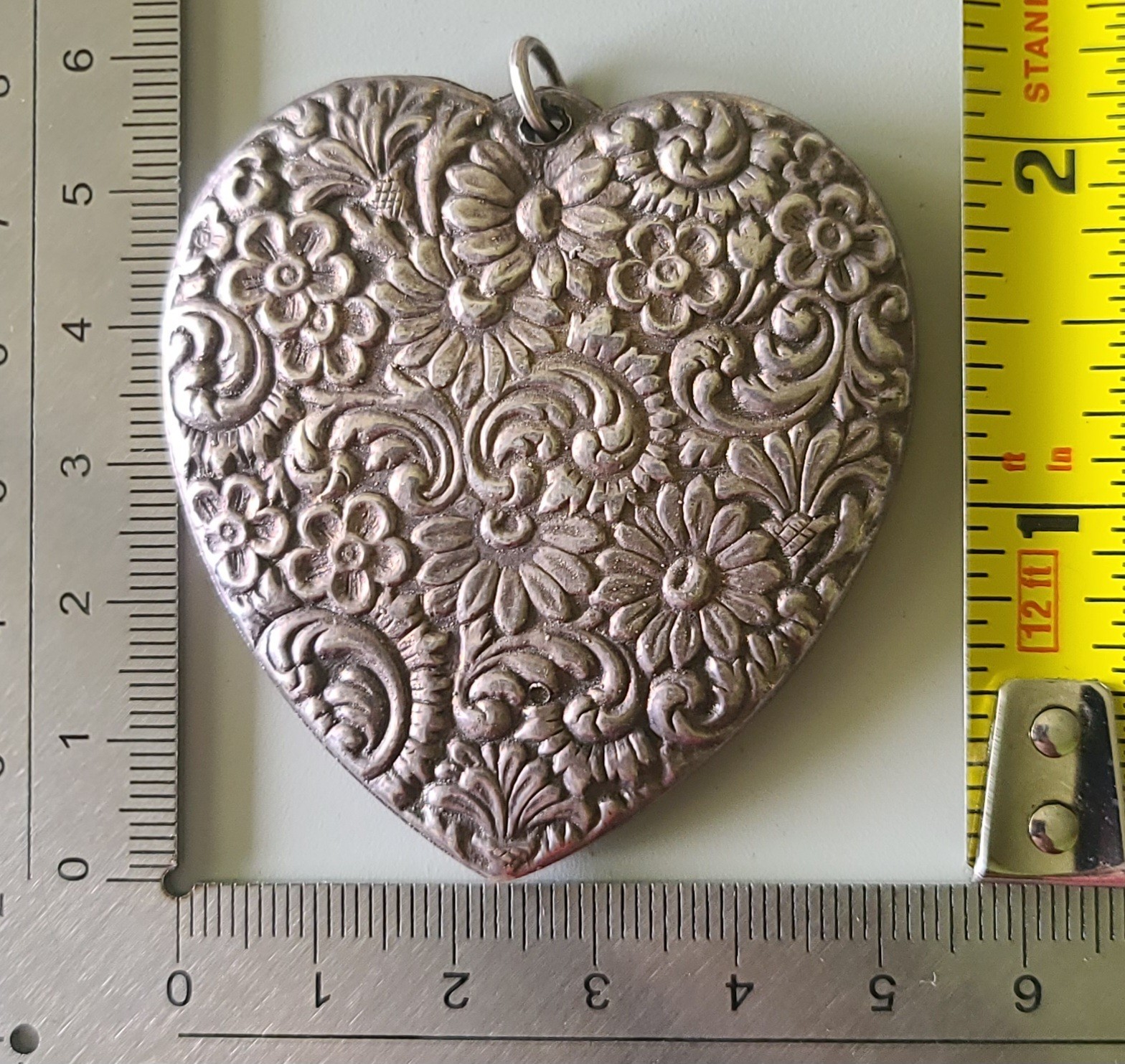 925 Sterling Repoussé Heart Pendant Floral Vintage Silver 21.4g 2″ X 2″