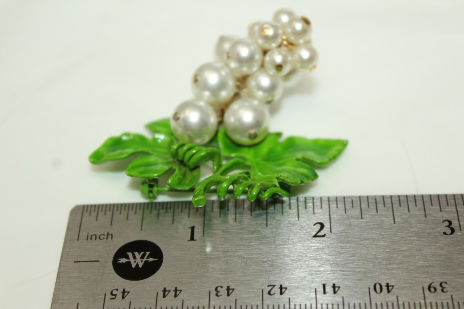 Beautiful Vintage Green Enamel & White Faux Pearl Grapes Vine Brooch Pin