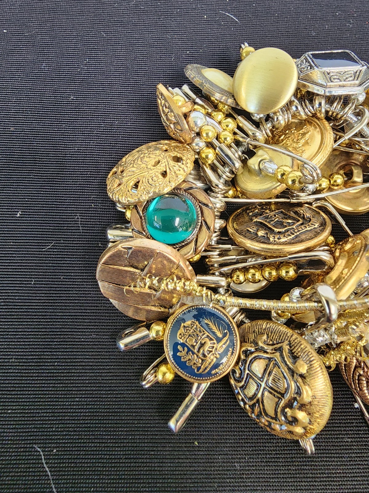 Vintage Buttons Or A Boho Costume Jewelry Charm Bead Women’s Stretch Bracelet