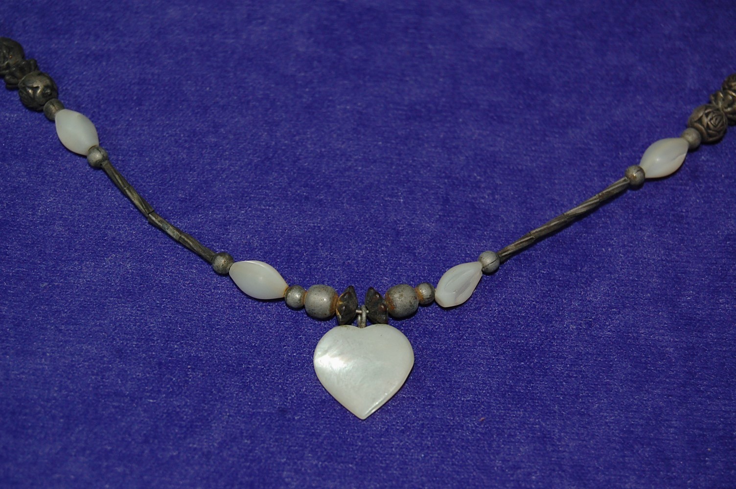 Vintage 20″ Long Necklace Looks Like Seashells and Shell Heart with Metal Beads