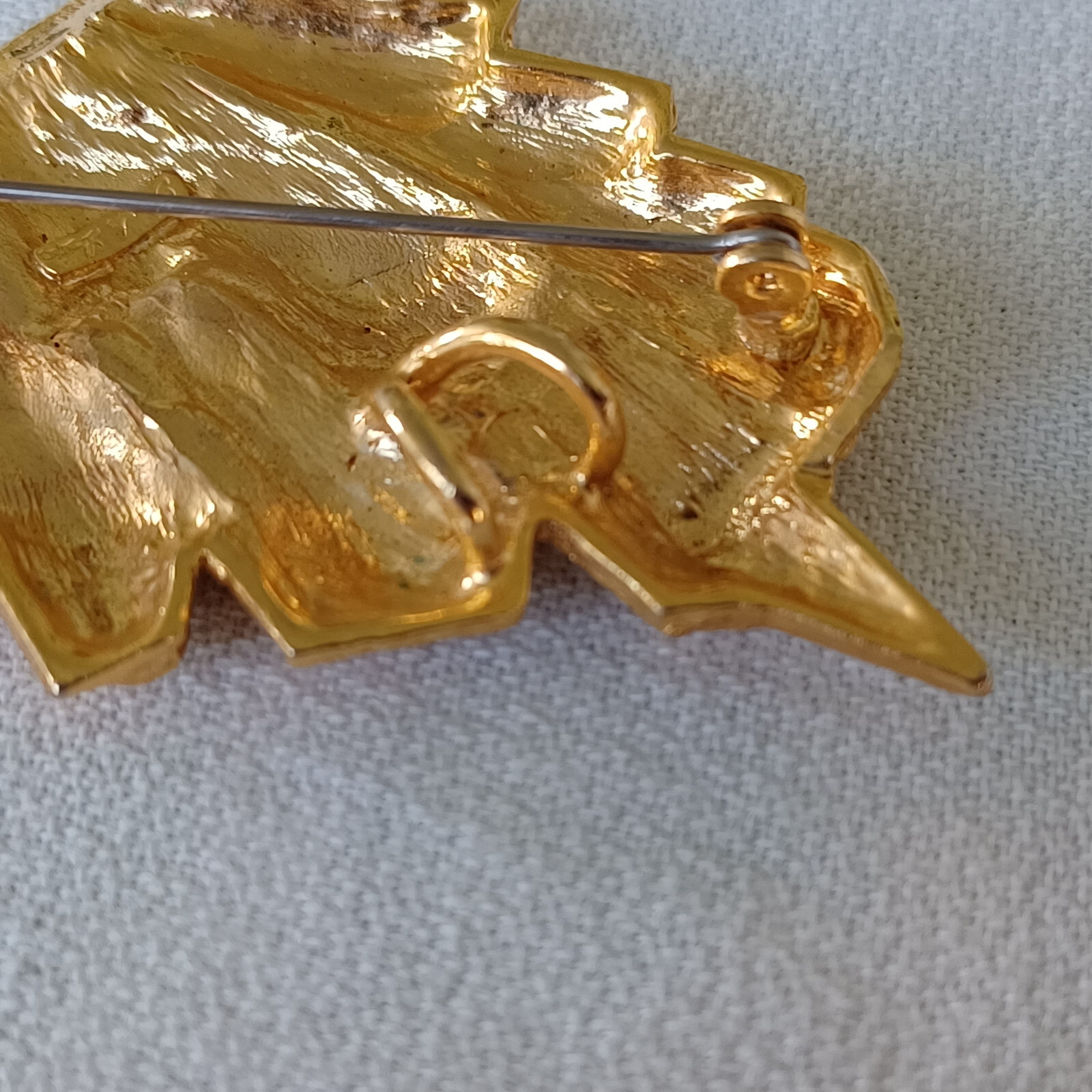Vintage Park Lane Gold Tone ‘City High Rise Buildings’ Brooch Pin & Pendant 2.5″