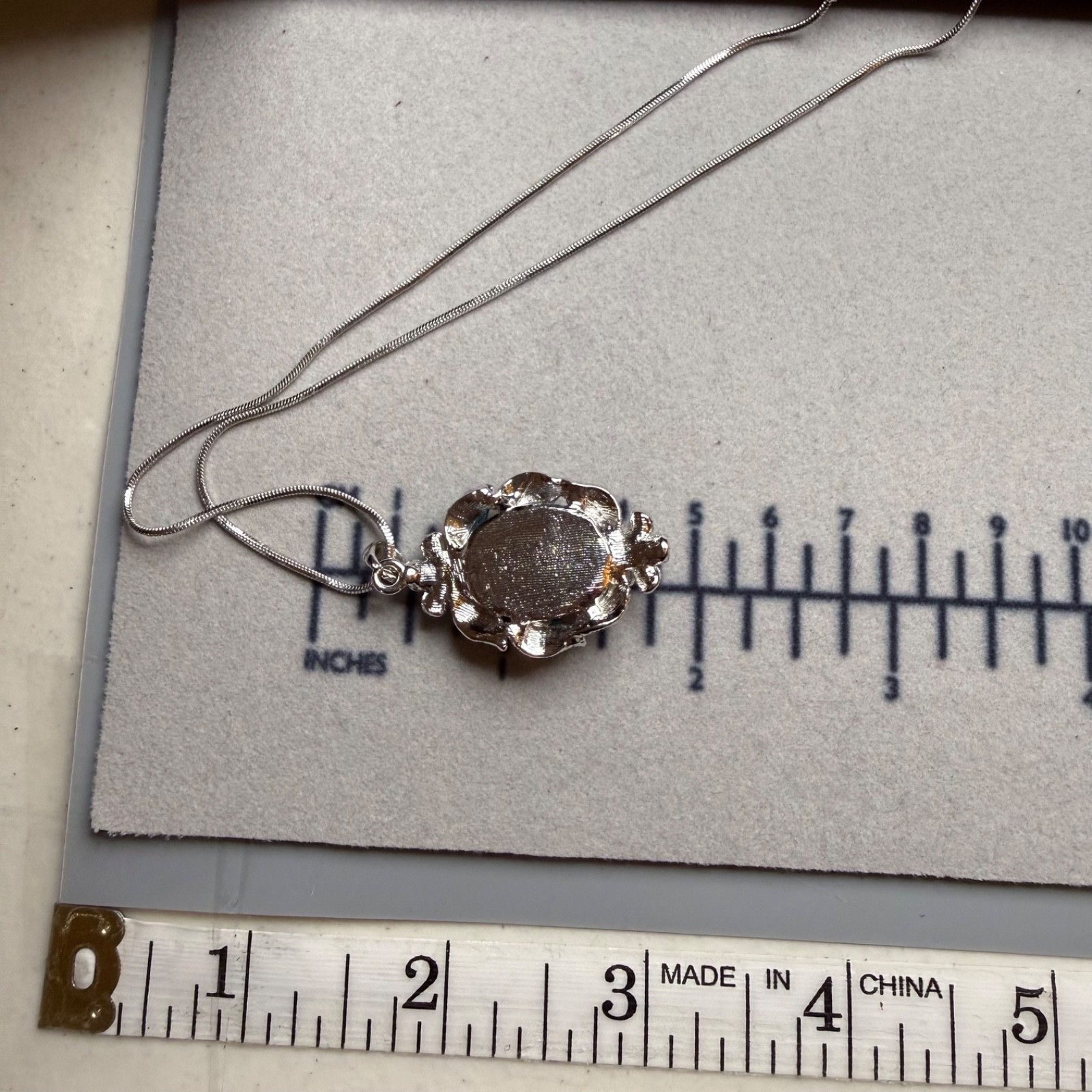Faux Turquoise Cabochon Floral Rhinestone Pendant Necklace Silver Tone Y2K 2000s