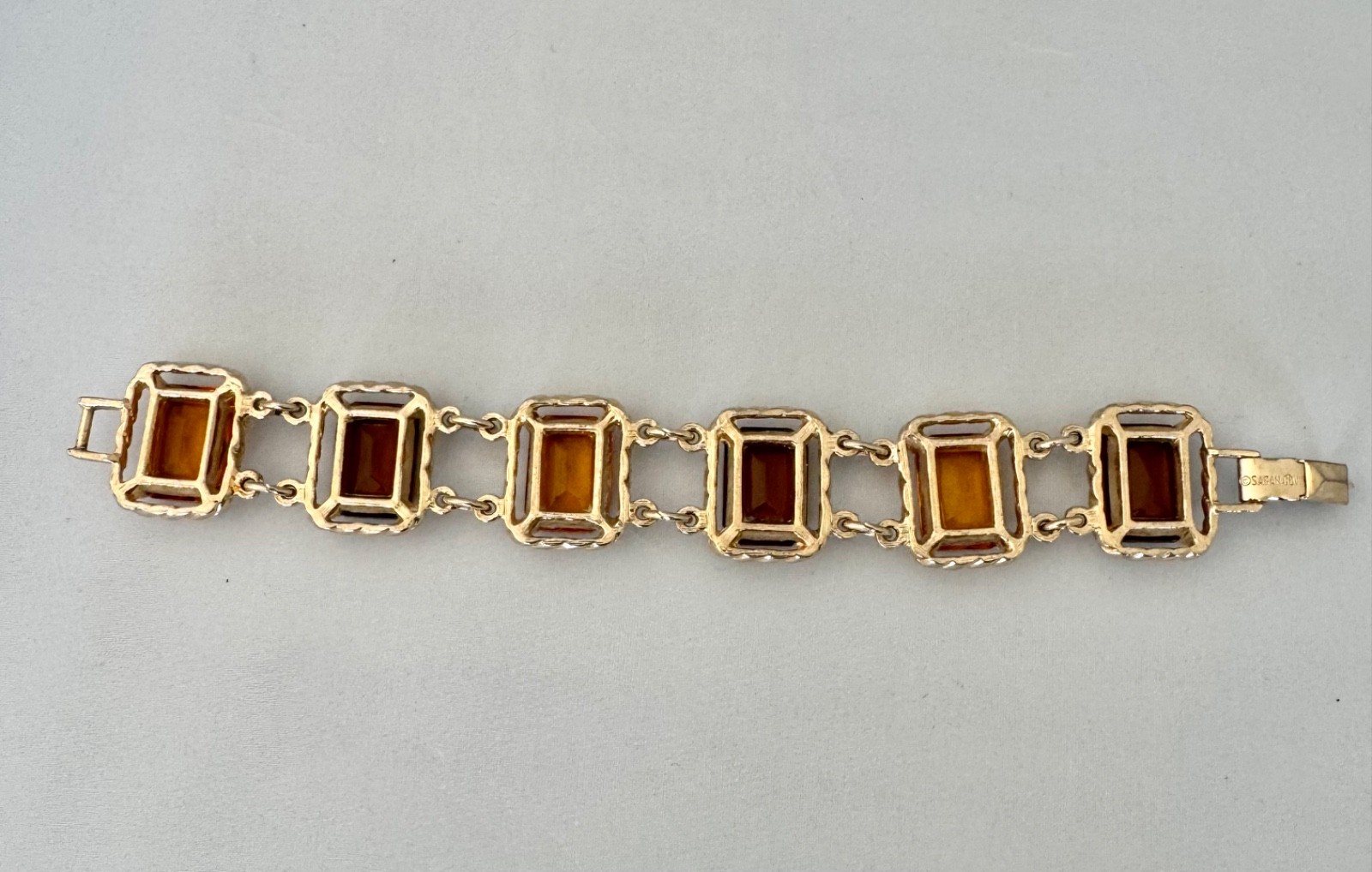 Vintage Gold Tone SARAH COVENTRY Bracelet with Light & Dark Glass Amber Stones