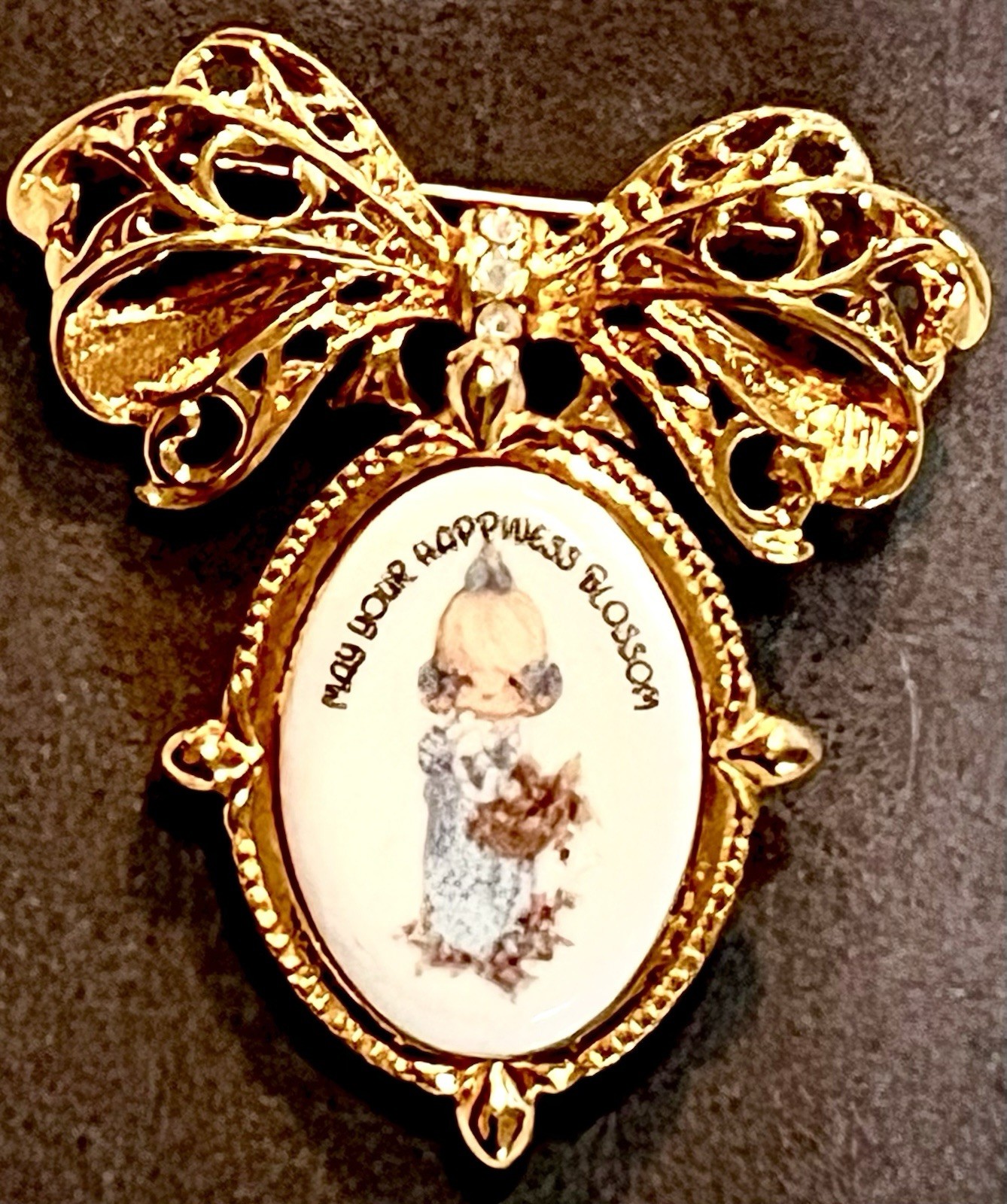 1999 PRECIOUS MOMENTS NECKLACE BROOCH Pin NOS By Avon “May Your Happiness Bloom”