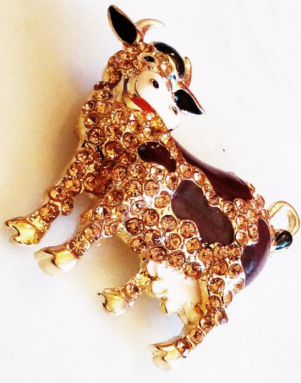 RHINESTONE COW BROOCH!Brown & White Enamel.Sparkling Amber Rhinestones.Gold Tone