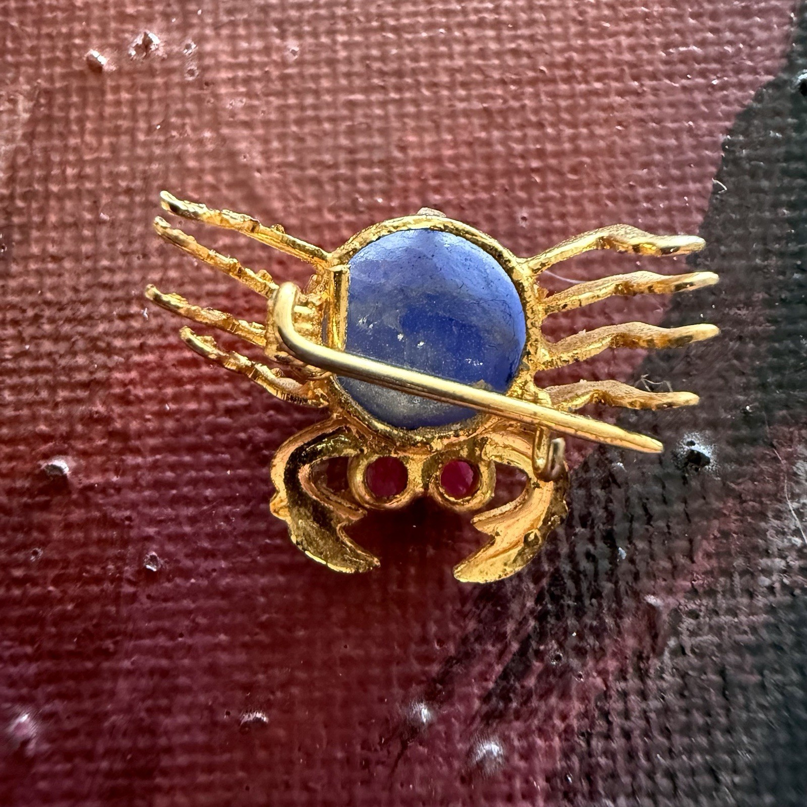 Vintage Jelly Belly Gold Plated Star Sapphire Ruby Eyes Crab C Clasp Pin Brooch