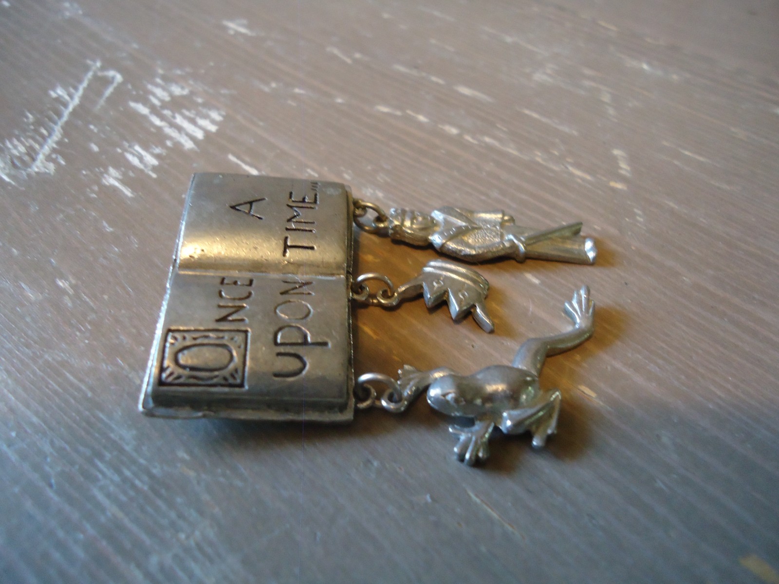 Storytelling Brooch Jim Clift Pewter Once Upon A Time Frog Prince Fairytale Pin/