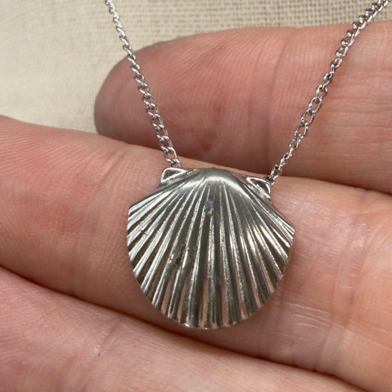 Vintage Cellini Necklace Sterling Silver Clam Shell Pendant Delicate 15 Inches