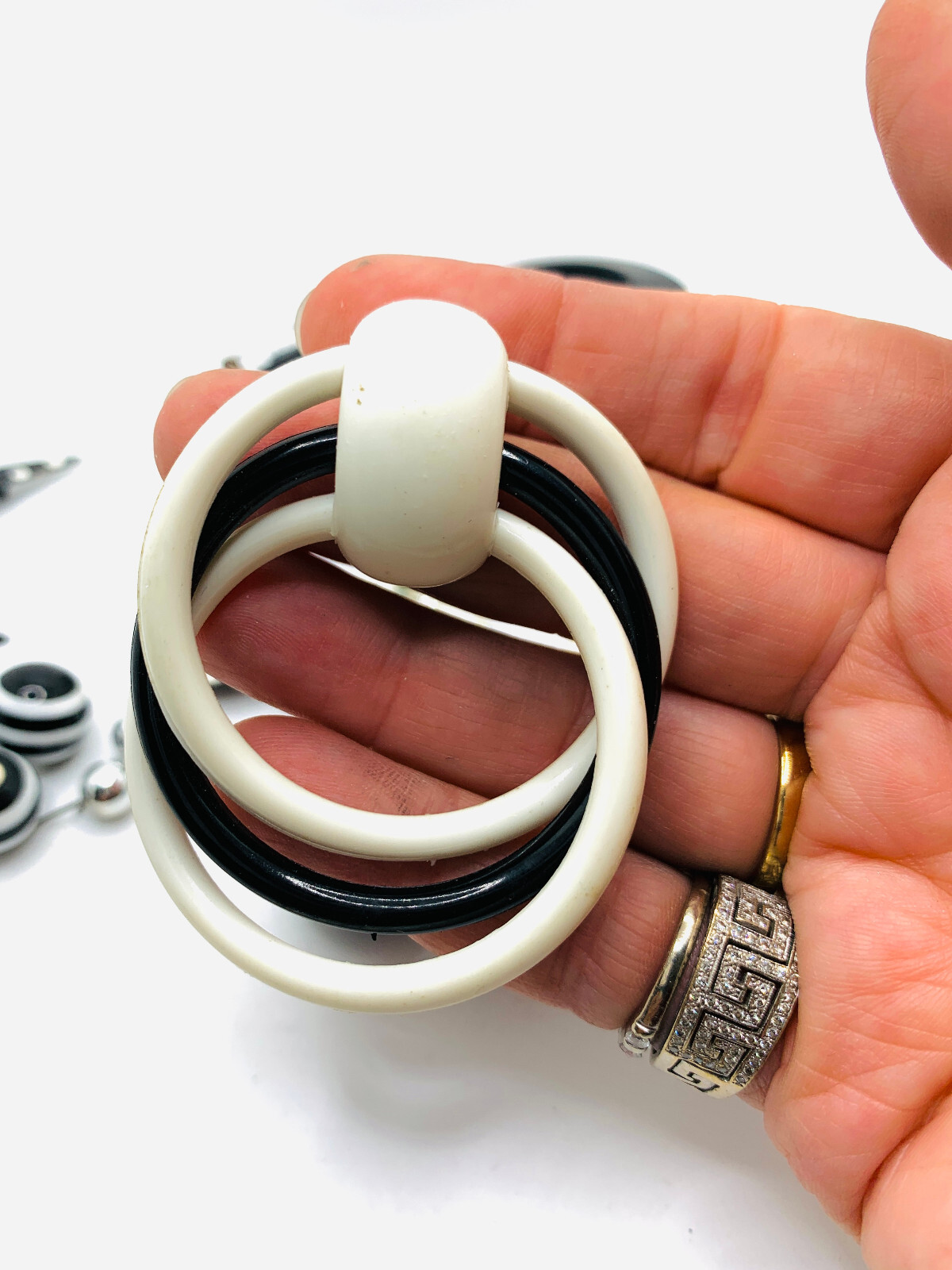 Lot 8 Dramatic 1960s-1980s Plastic Resin Metal Black & White Earrings & Brooches