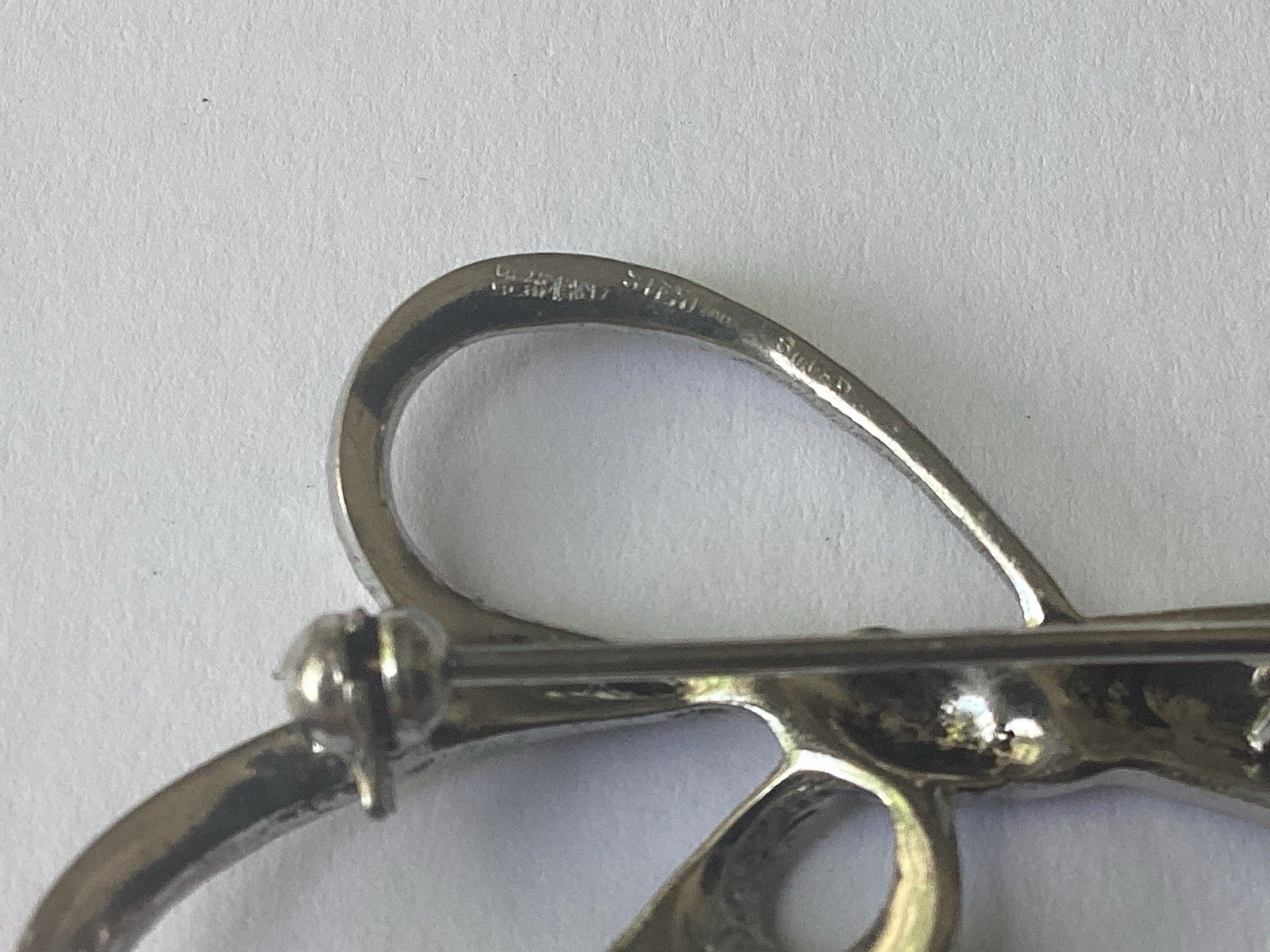 Vintage Art Deco Sparkling Sterling Silver/Marcasite Swirl Ribbon Bow Brooch Pin