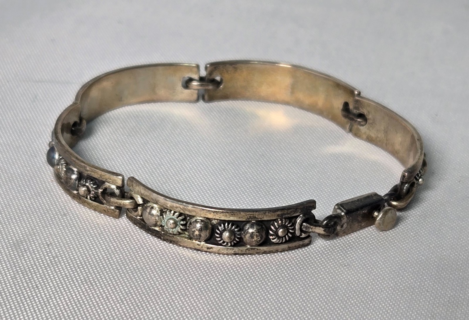 VINTAGE 925 Silver Hinged Bangle Bracelet w/Floral Designs & Embellishments