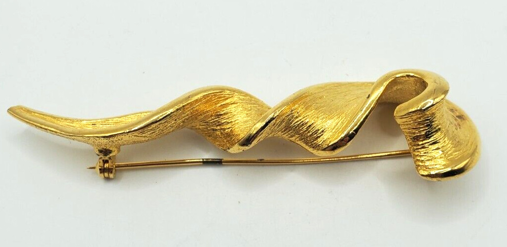Vintage Swirl Twist Textured Ribbon Large Gold Tone Brooch Pin