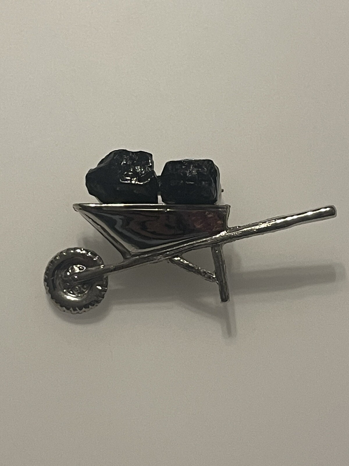 VINTAGE SILVER TONE PIN BROOCH WHEEL BARREL WITH BLACK ROCK COAL STONE