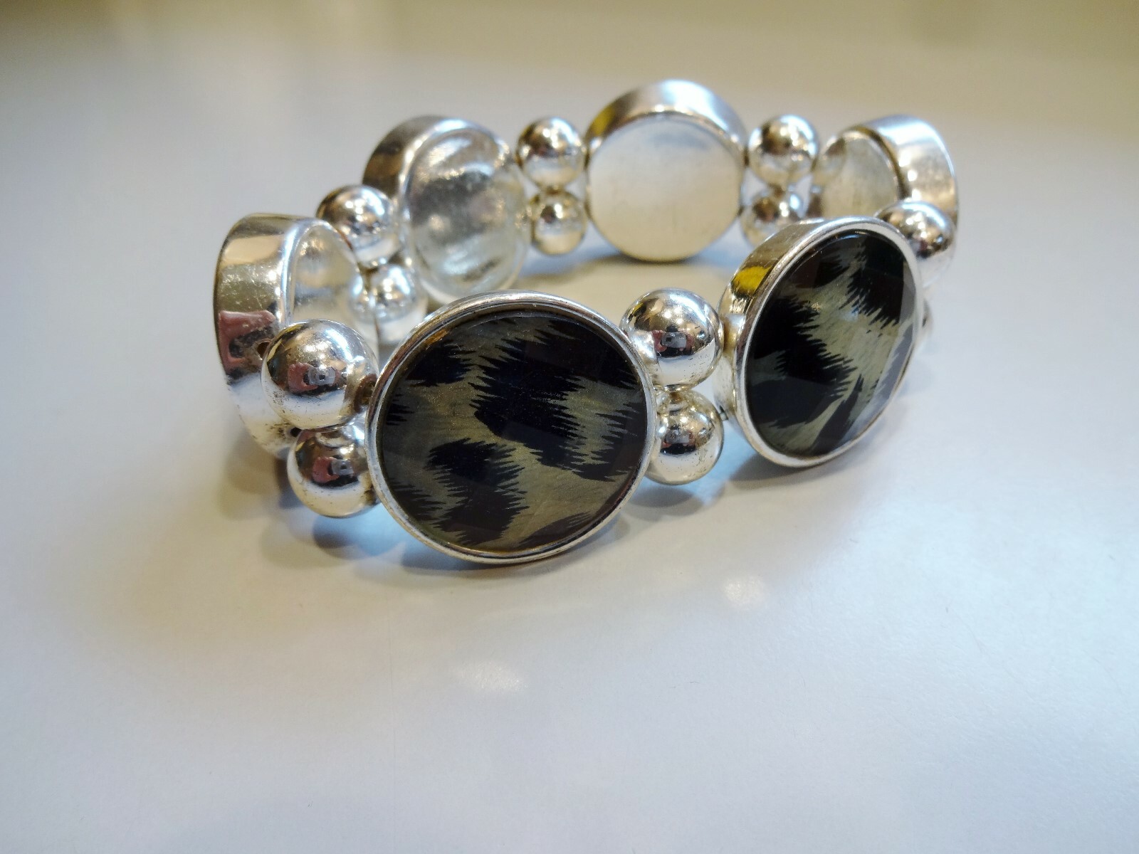 Vtg Faux Fur SNOW LEOPARD STRETCH BRACELET Costume Chunky Silver Tone Big Cat