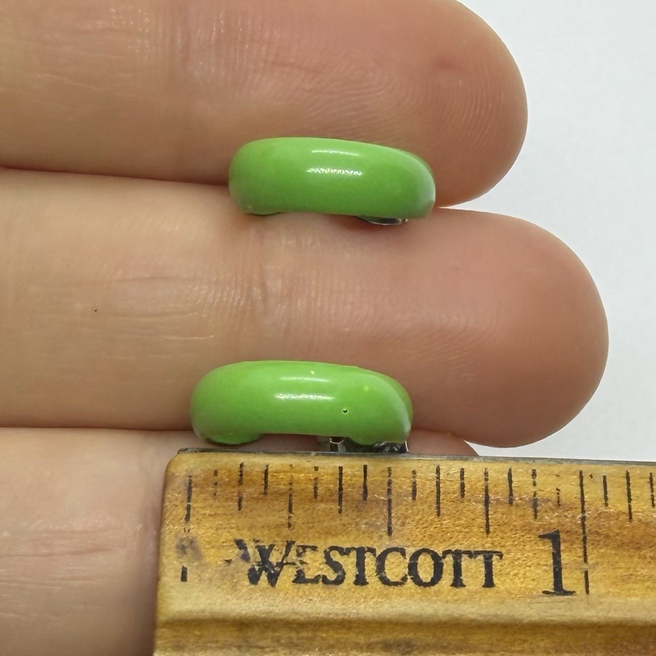 Vtg Retro Lime Green Enamel Petite Huggie Hoop Earrings Post