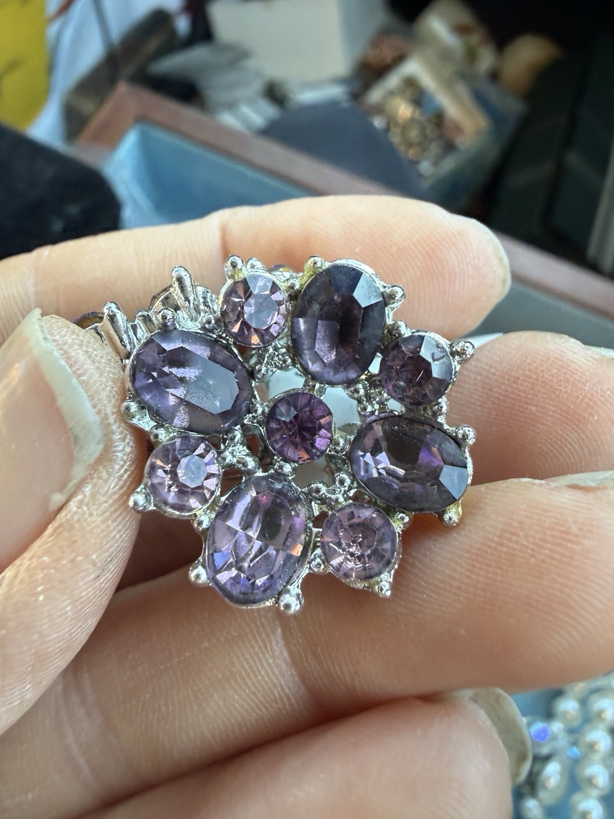 Vintage Purple Rhinestone Clip On Earrings Silver Tone Floral Cluster 1″ Jewelry