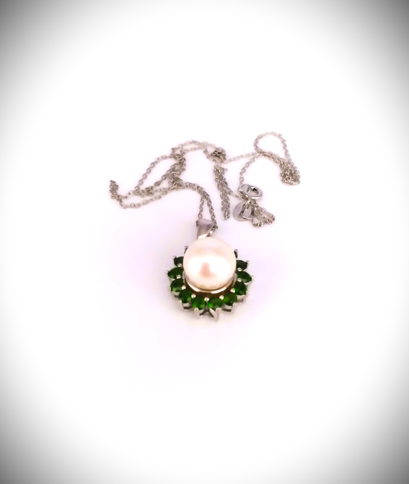 JZ 925 Sterling Silver Necklace with Pearl & Emerald Glass Pendant – Elegant & H