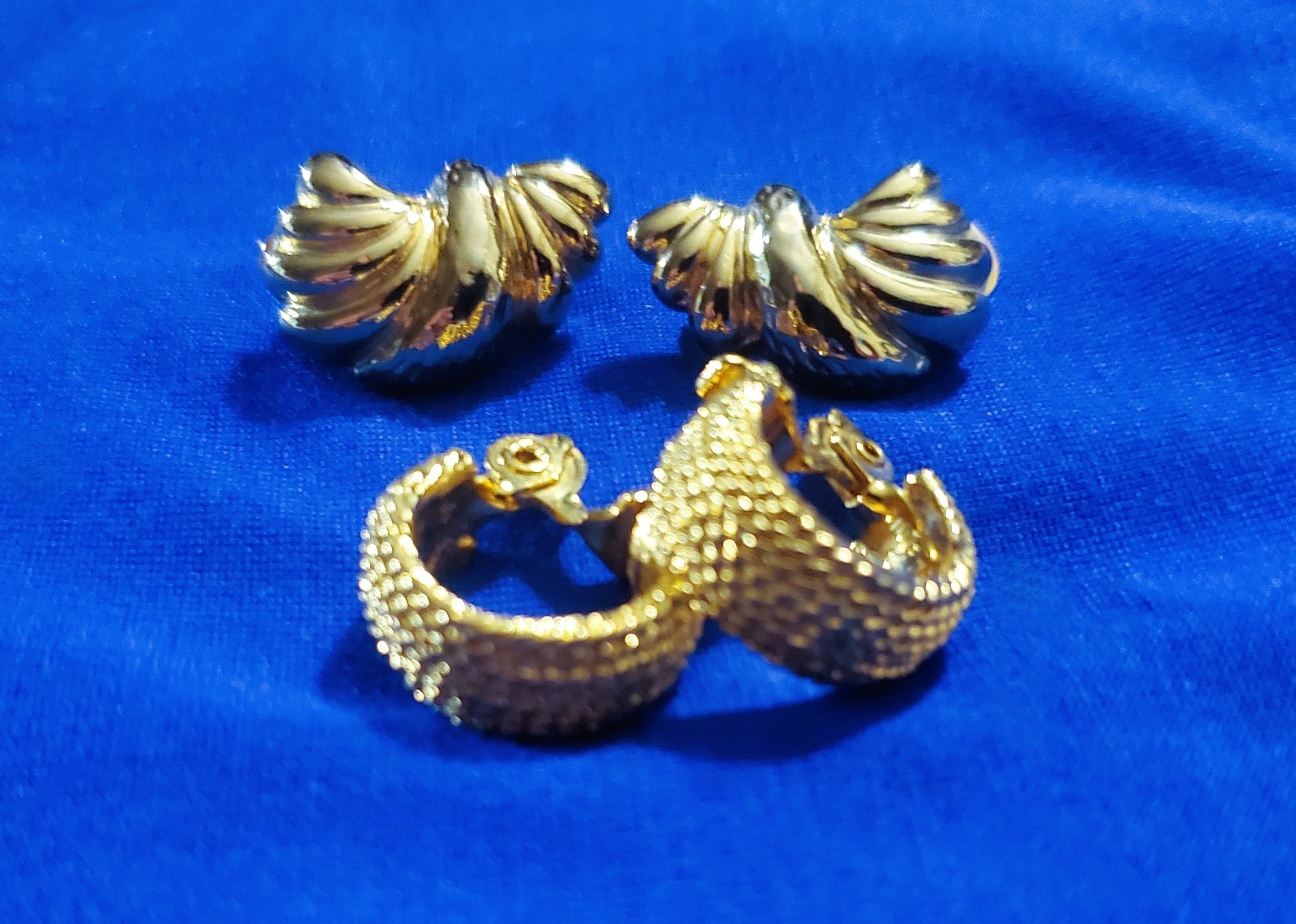 Mixed Lot 5 Pieces * Monet * Avon * Goldette *3 Necklaces*2 Sets of ER