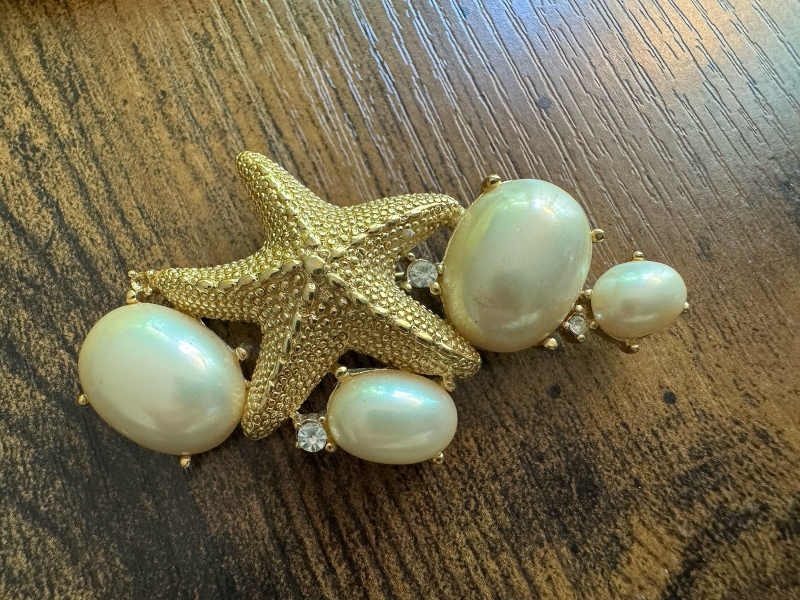 VTG Signed Trifari “By The Sea” Starfish Faux Pearl Rhinestone Brooch/Pin 1980s