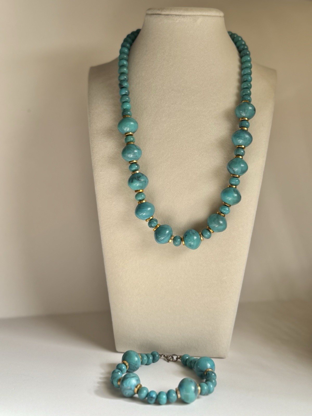Vintage Simulated Turquoise Style Necklace & Bracelet Set Gold Tone Beads 1980s