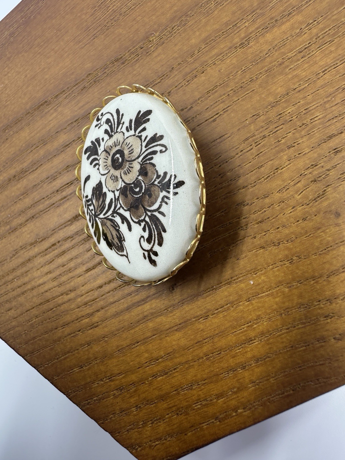 Vintage Delftware Hand-Painted Floral Brooch with Gold-Tone Setting