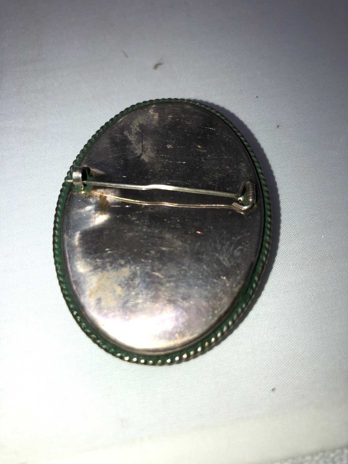 Pretty Vtg Fedoskino (Style??) Mother of Pearl Folk Art Portrait Brooch-Signed