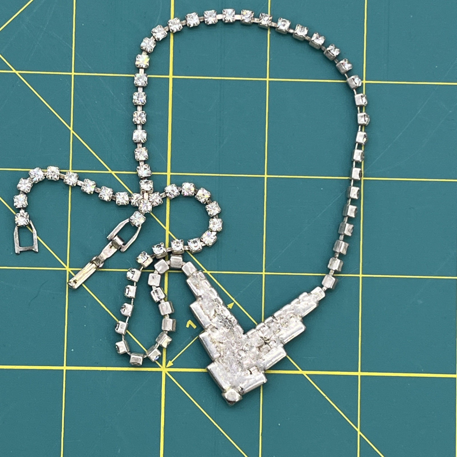 Vintage Blue And Clear Rhinestone Silver Tone V Shaped 16” Necklace