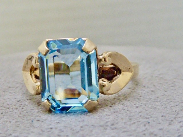 70’S NEW OLD STOCK 10K YELLOW GOLD FILLED SIMULATED AQUA RING SIZE 4.25 RING