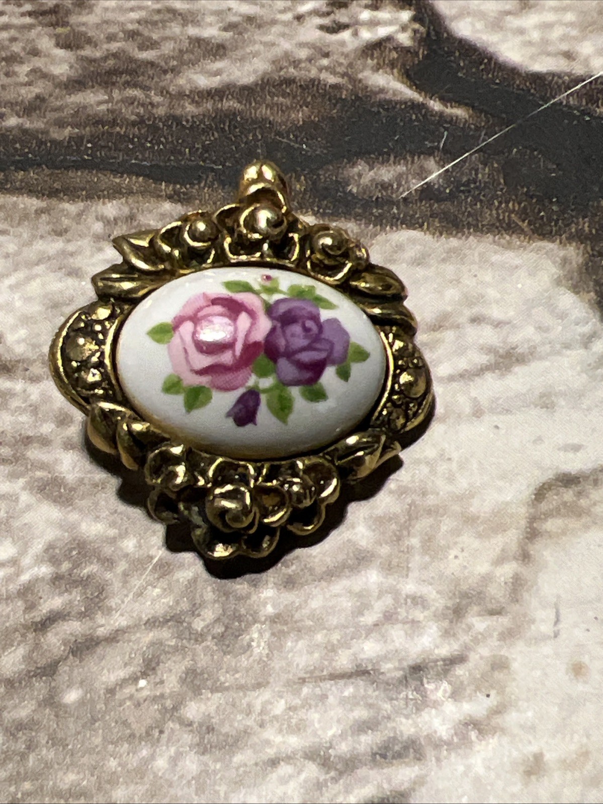 Vintage Avon Victorian Style Ceramic & Metal Rose Pendant Chain Not Included