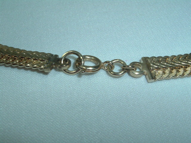 VINTAGE GOLD TONE THICK CHAIN NECKLACE LEAF BROOCH PIN HOOP EARRINGS SET