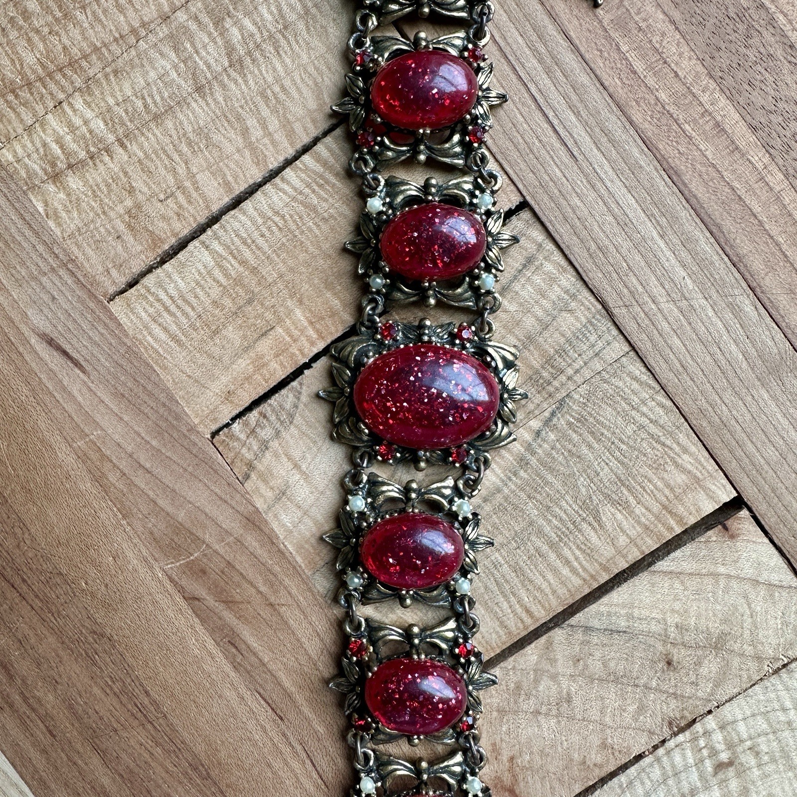 VTG 1950s-60s Victorian Revival Bracelet 6.75 Inch Red Confetti Acrylic Flowers