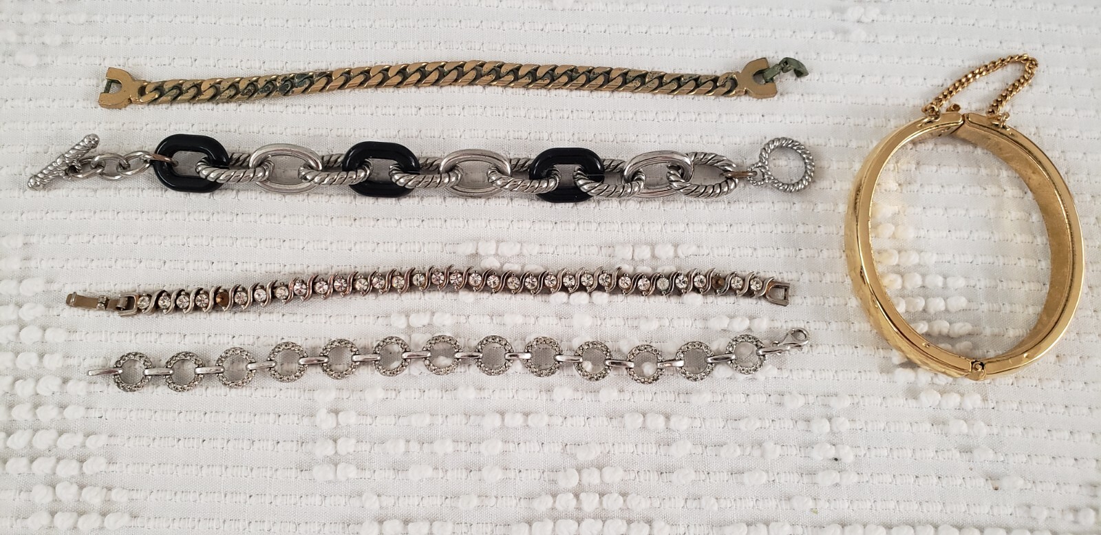 LOT OF VINTAGE 1950s-1980s COSTUME JEWELRY 5 BRACELETS