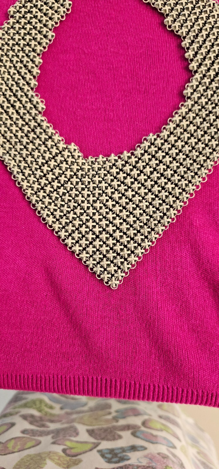 RARE Bib women necklace silver tone very light weight metal prongs 1.55n oz.