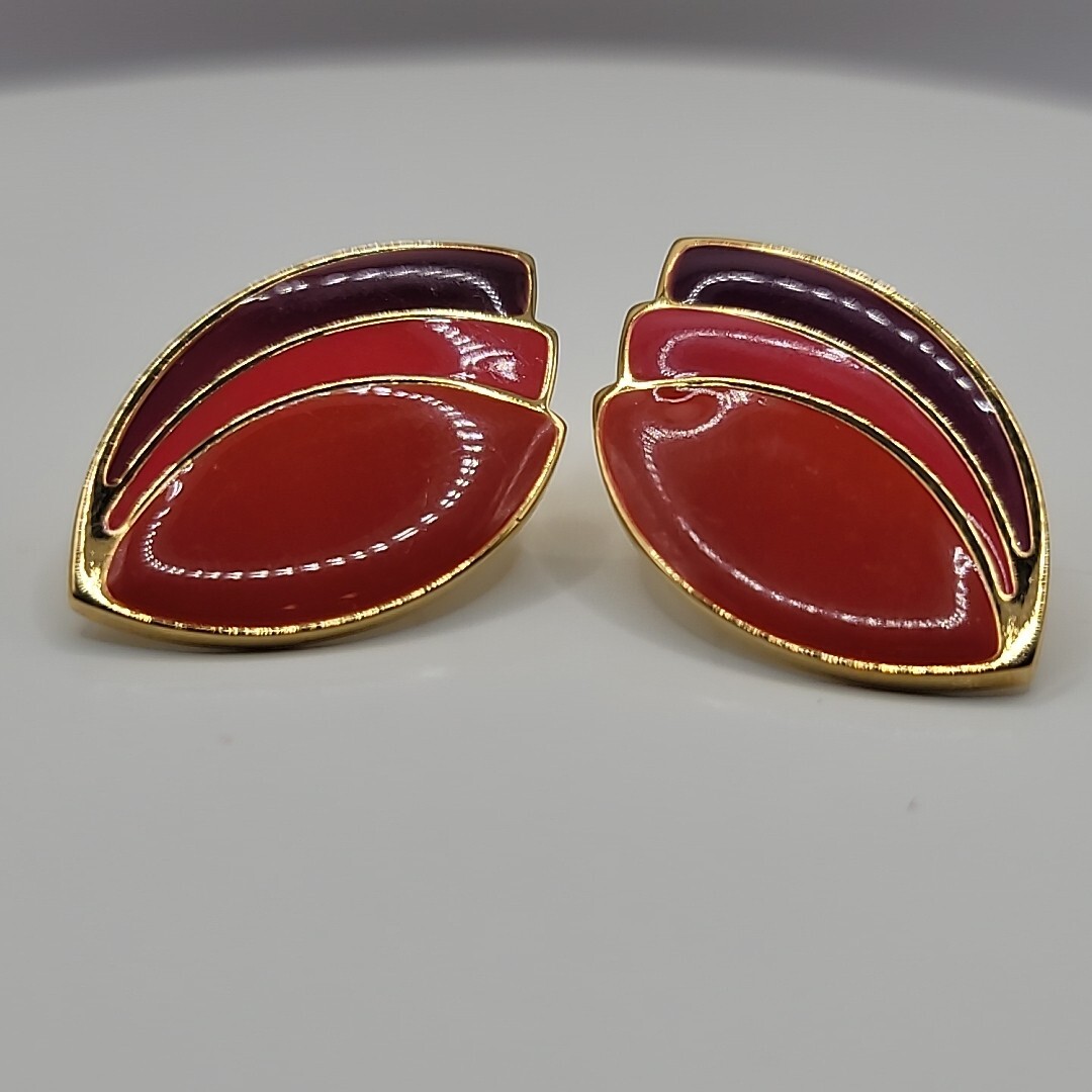 Unsigned Vintage Avon Paradise Colors Purple Pink Red Enamel Pierced Earrings