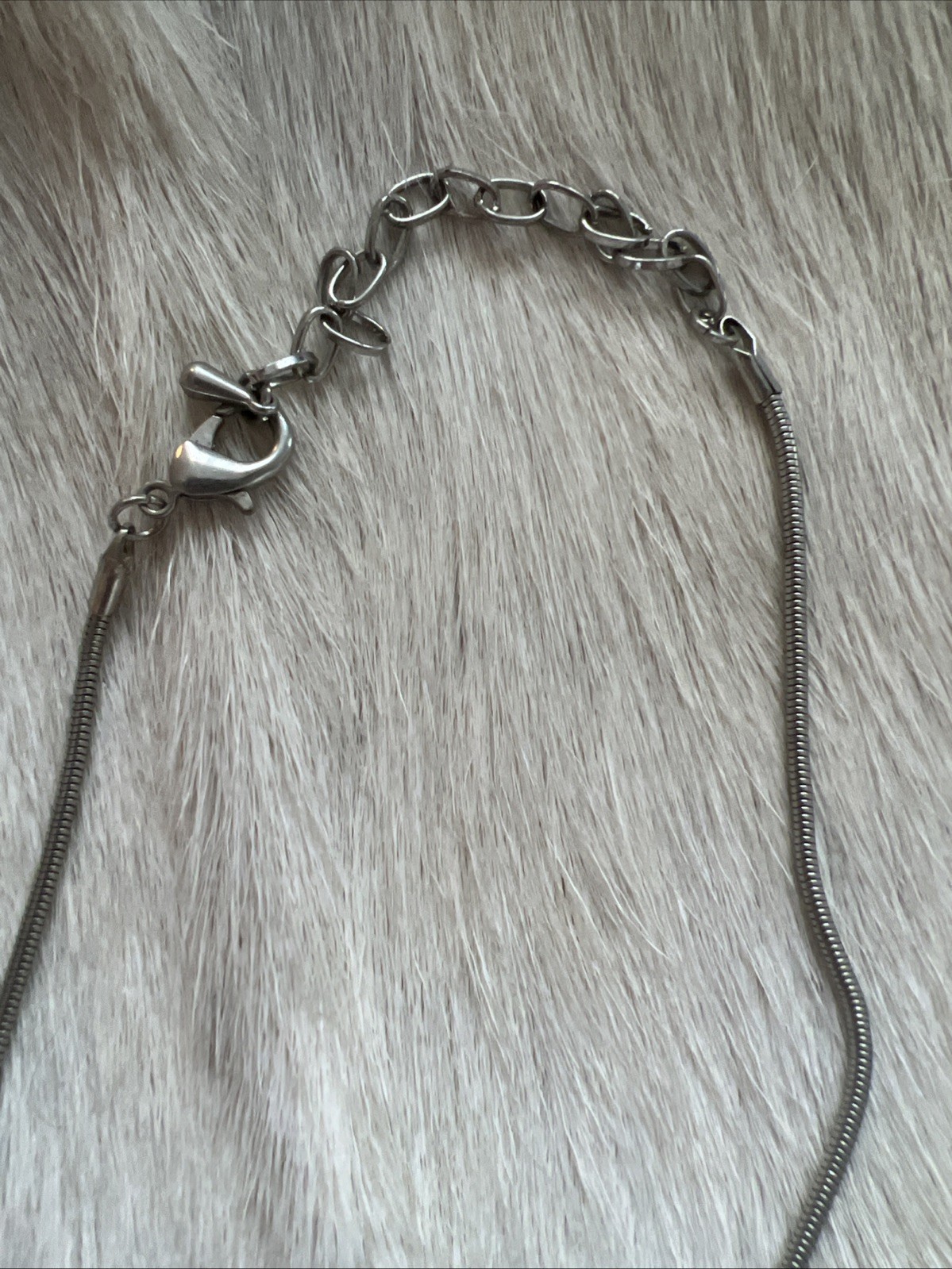 Vintage Silver Tone Necklace With 5 Clear Stones