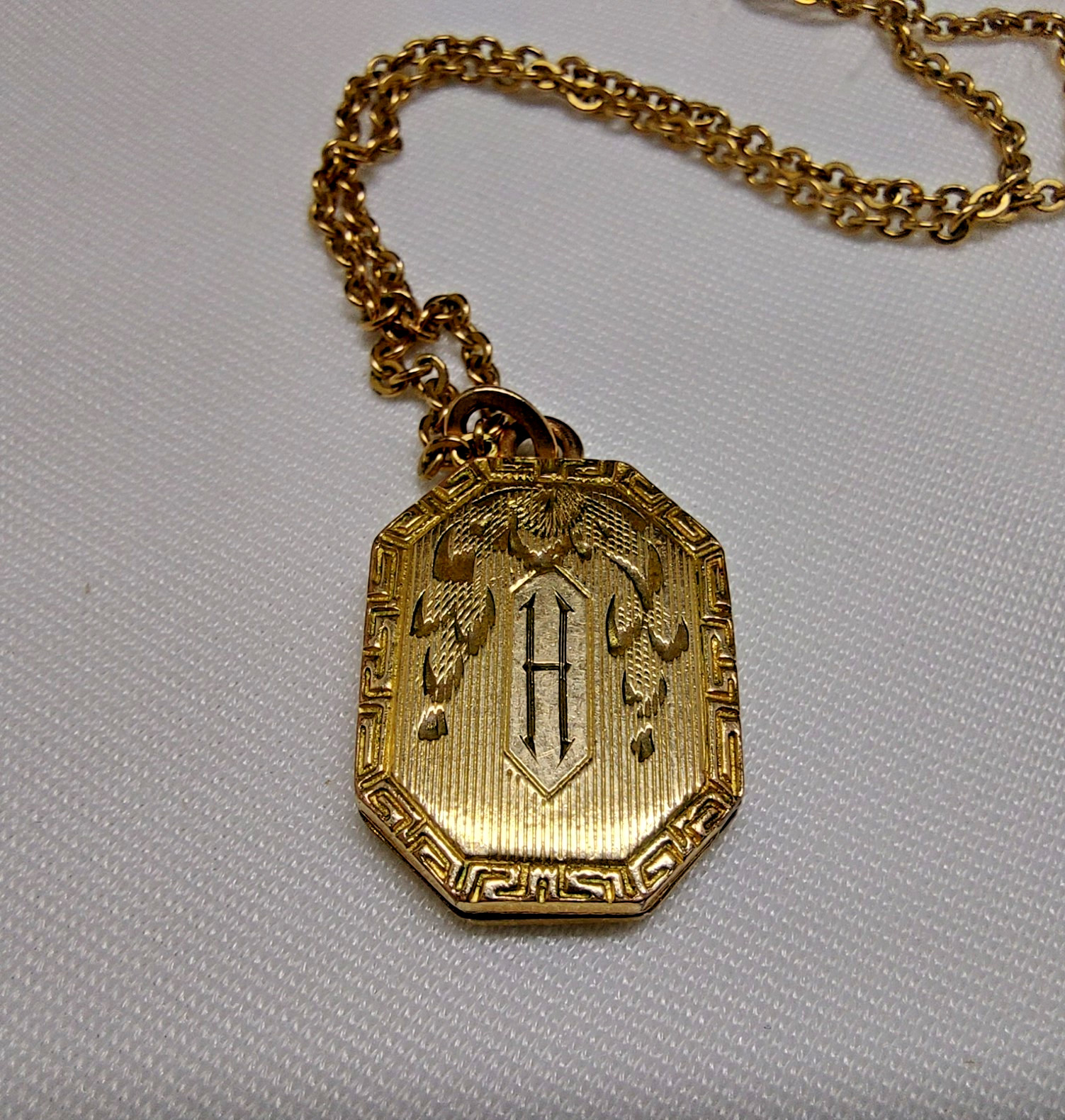 Antique 1/20 12K Gold Filled Engraved Locket Pendant Chain L. MFG Co. Art Deco