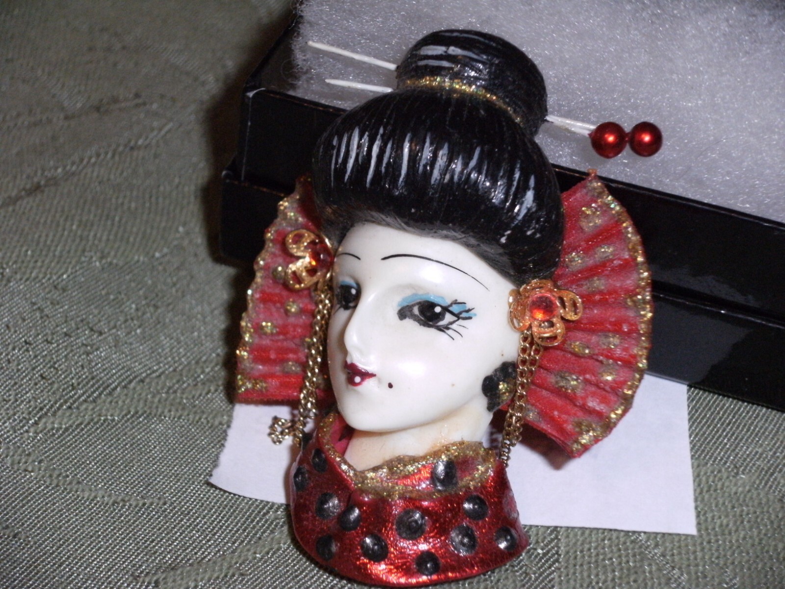 GEISH GIRL BROOCH 2.5X2 INCHES