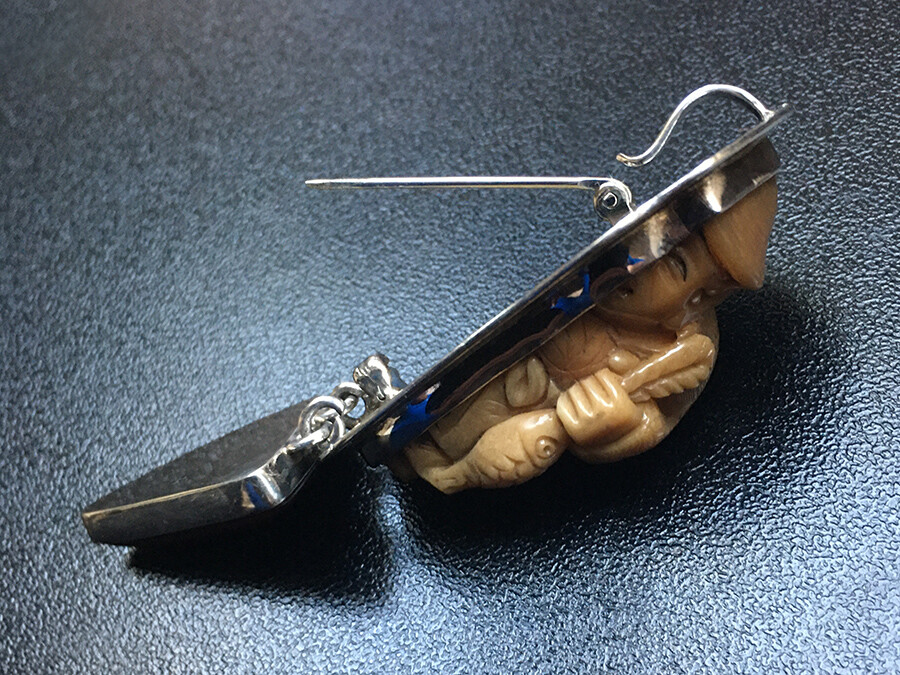 Amy Kahn Russell Netsuke Pendant / Brooch