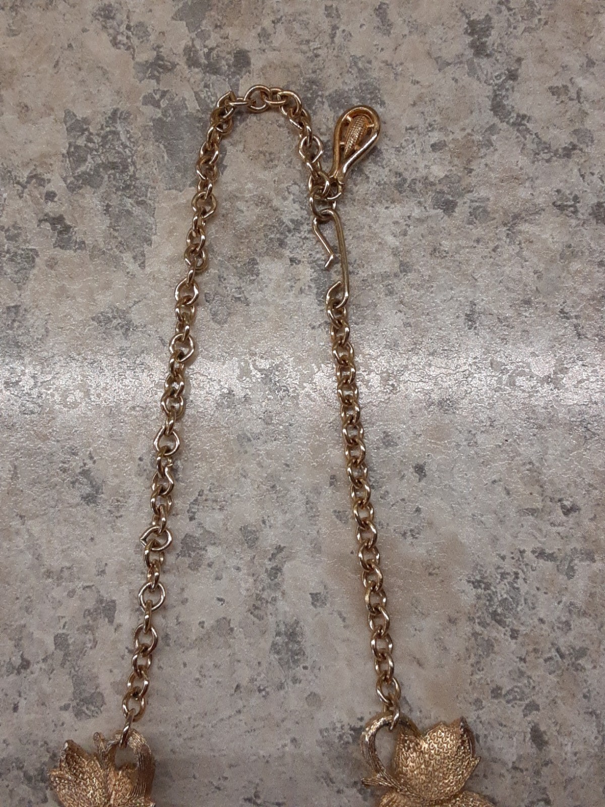 Vintage Goldtone Leaf Adjustable Length Necklace 16.5″