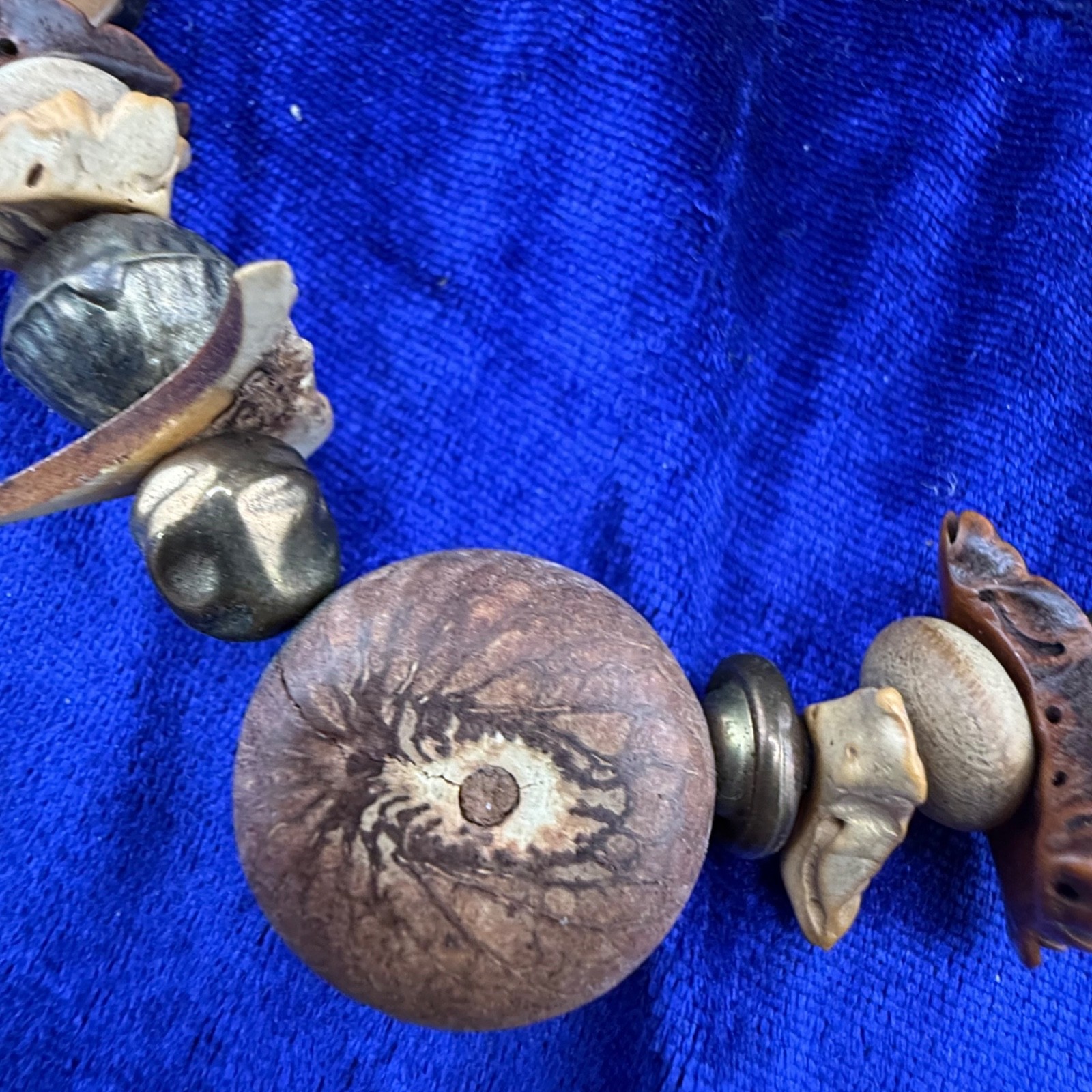Vintage Wood Carved Necklace Safari Jungle Giraffe Elephant Lion 36”