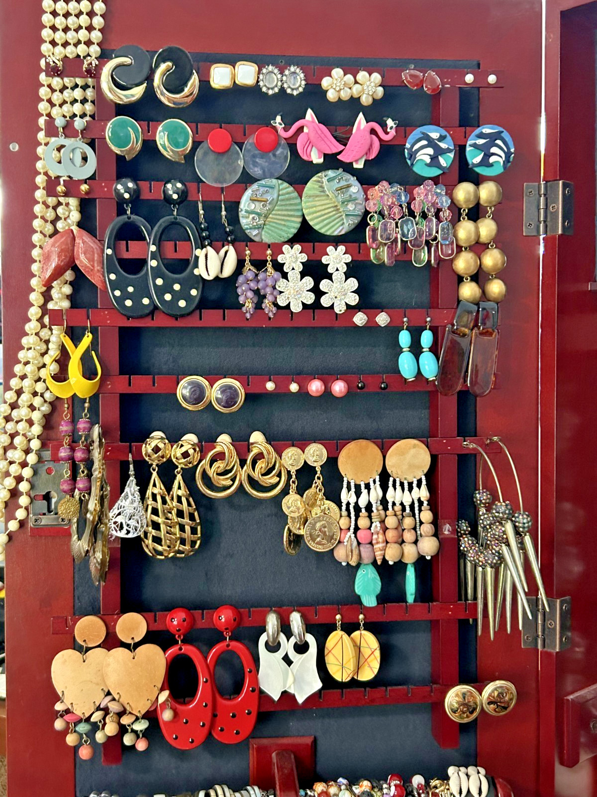 Lot Costume Fashion Jewelry Vintage-Current Necklaces Bracelets Earrings etc.