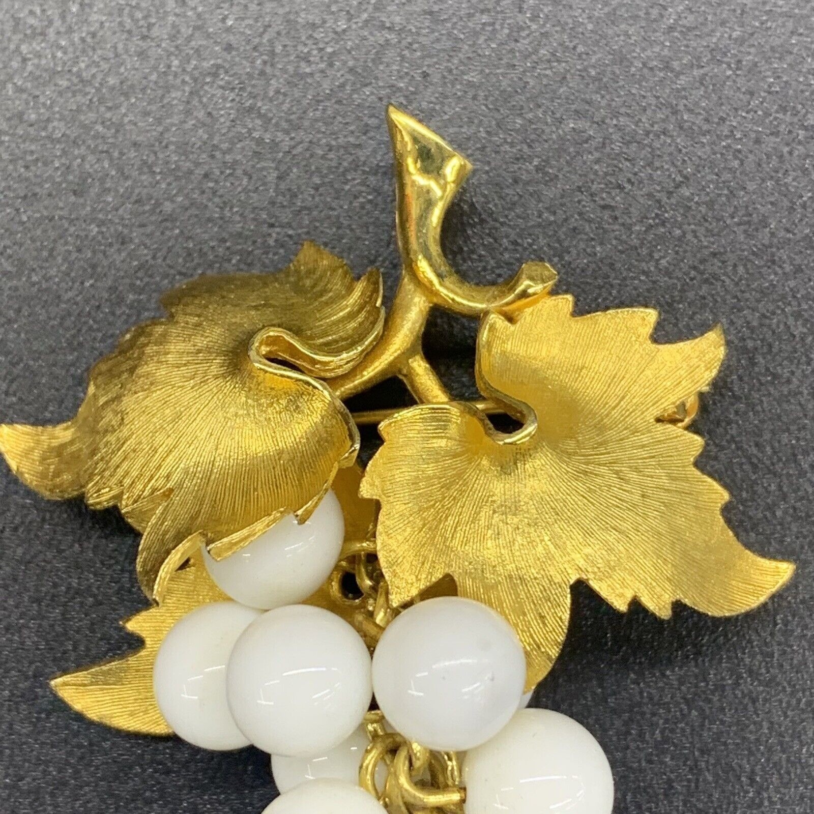 Vintage Brooch Grapes Dangling Drop Gold Tone White Beaded Estate 2” Grape