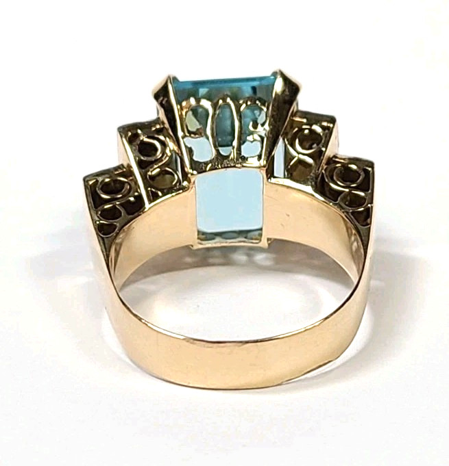 Vintage Yellow Gold Large 9 Carat Blue Topaz and Diamond Ring Size 7.25