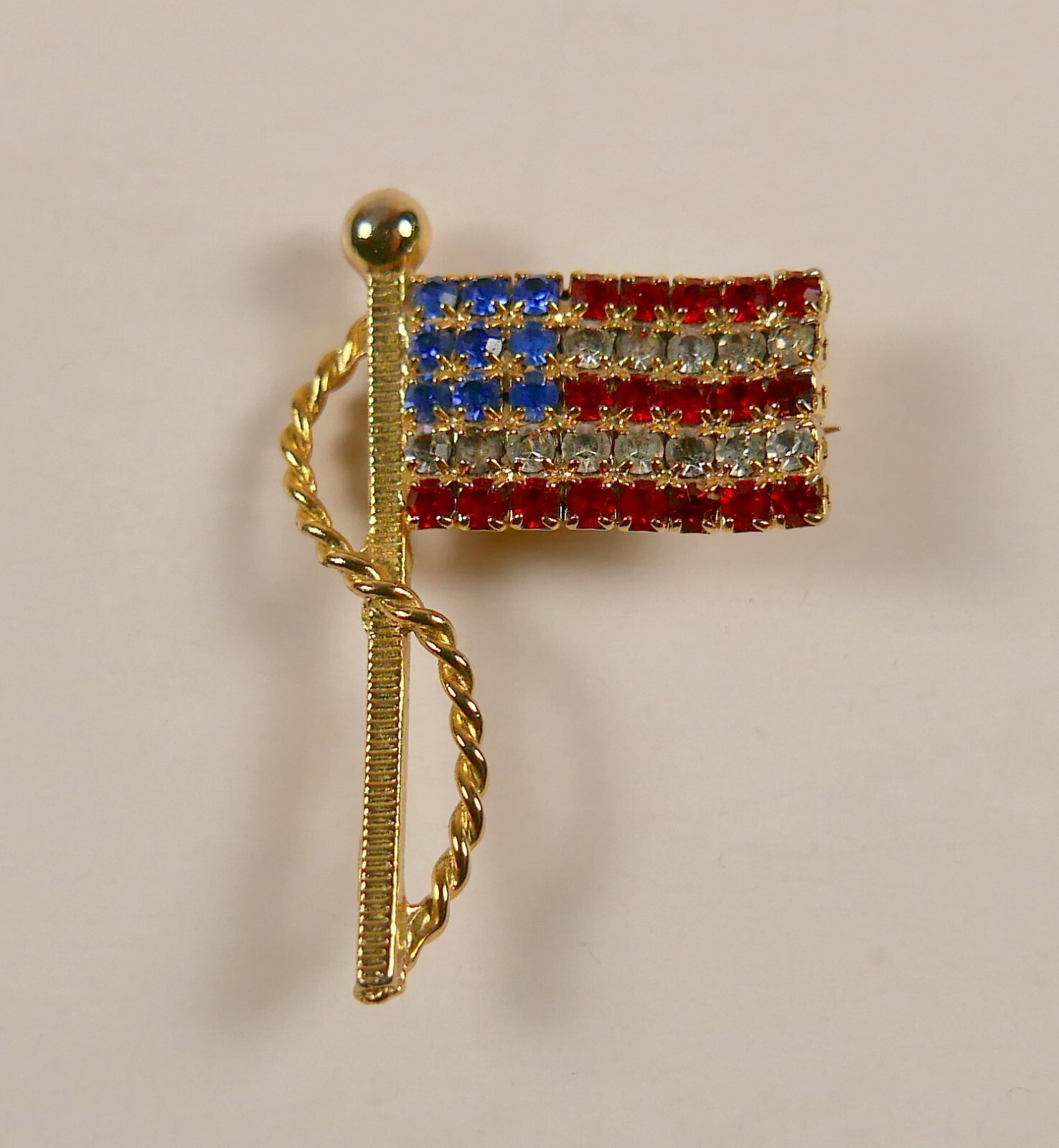 Vintage American Flag Pin Brooch Gold colored metal Rhinestones /Crystals