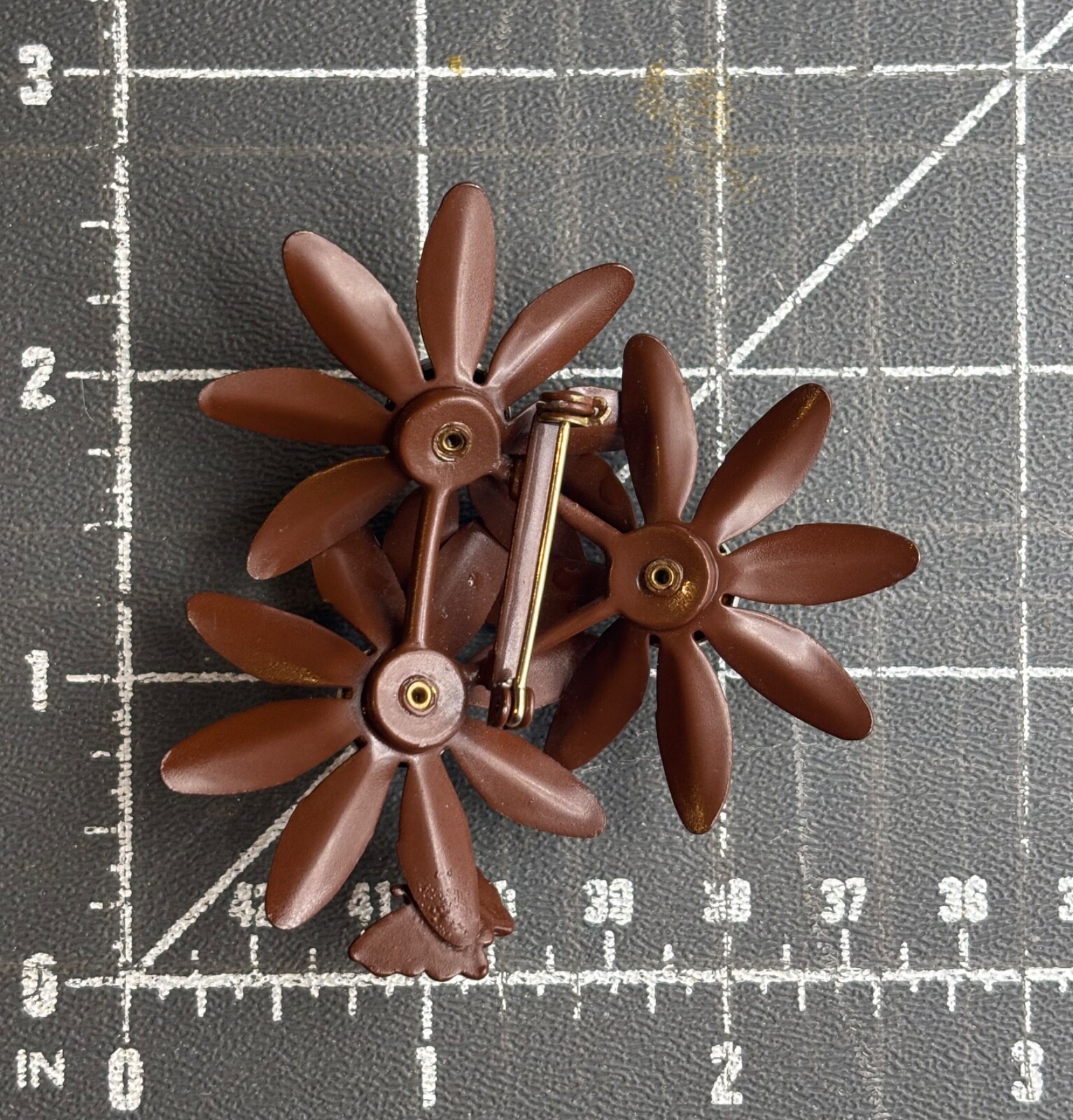 Vintage Flower Brooch,PIN, Triple Bloom, 1970s Autumn Brown,White,EXCELLENT🍁